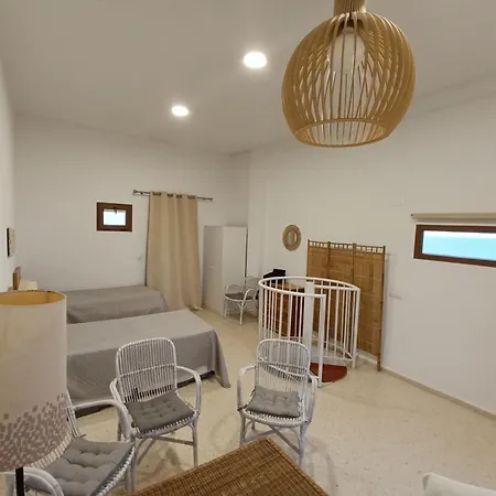 Valenciabeachhome アパート